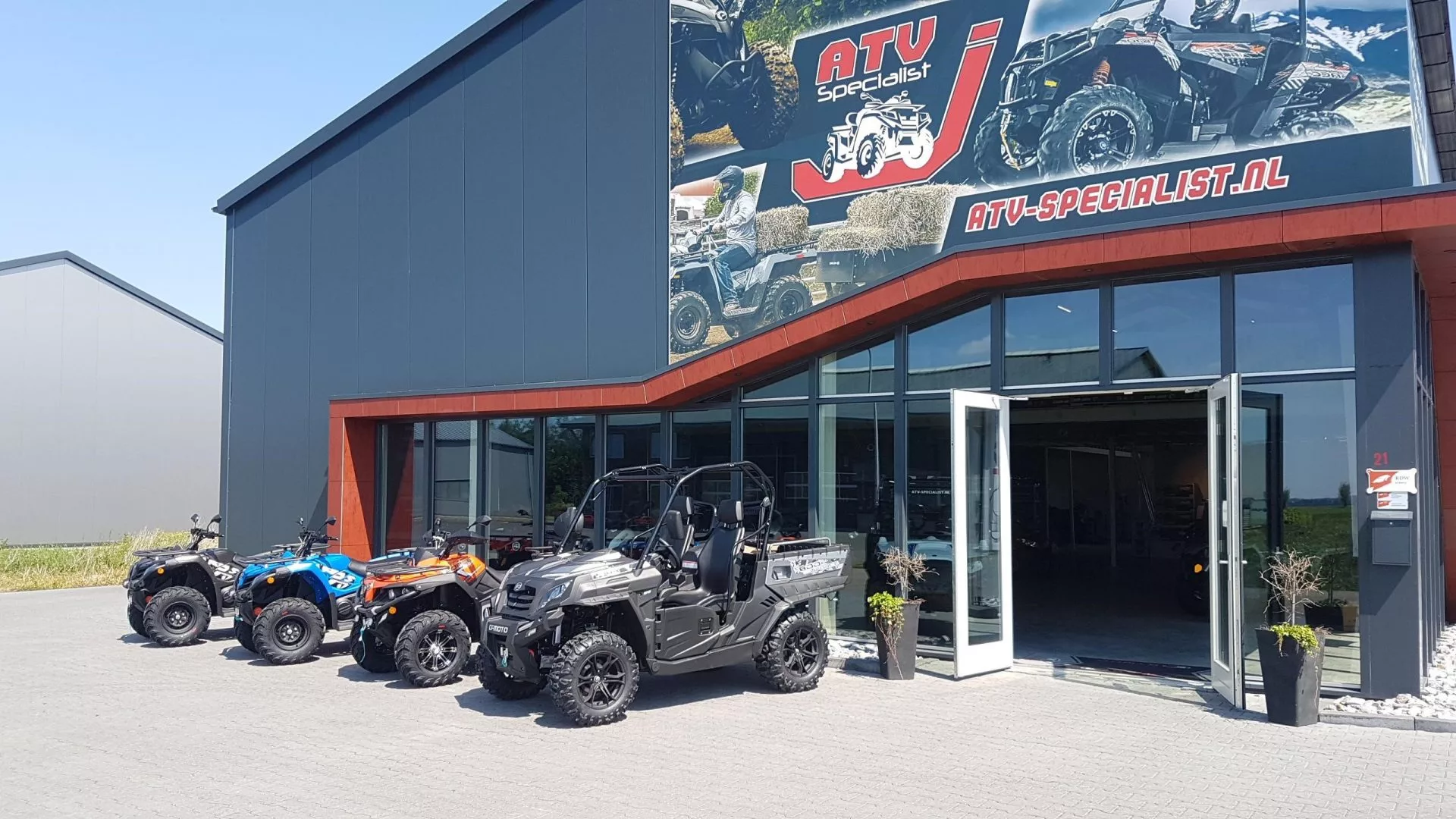 Nu ook officiële dealer van CFMoto